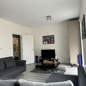  Apartment Modern Studio In The Heart Of Woolwich - 35 Minuets To Central United Kingdom
